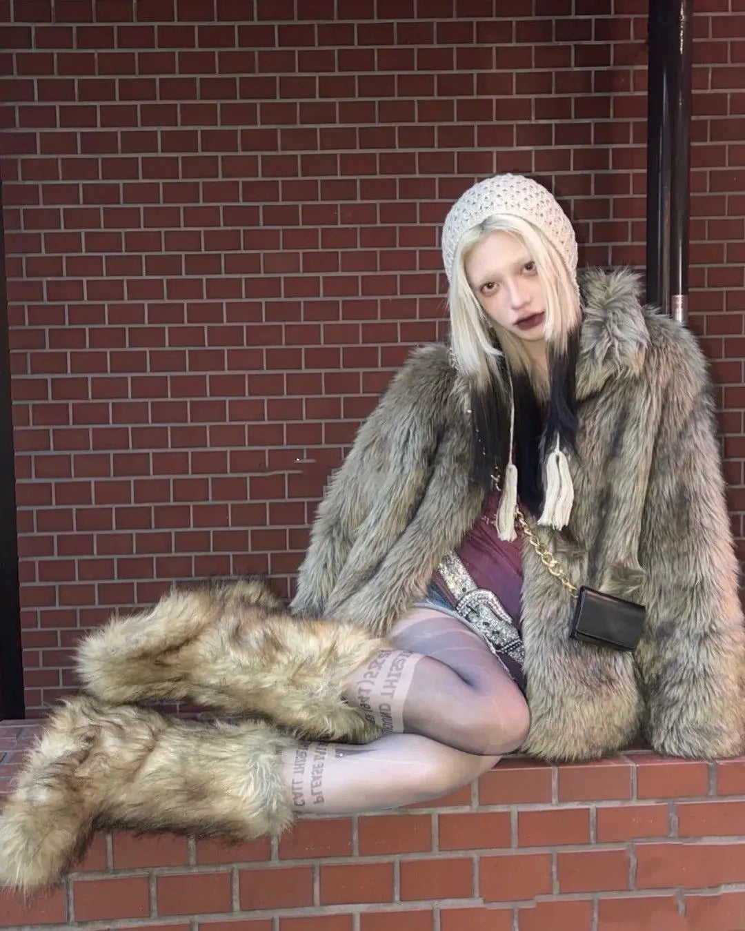 Bottes de neige d'hiver pour femmes en plein air de luxe fourrure fausse fourrure de renard bottes femme en peluche chaud plate-forme chaussures nouvelle mode Bottes grande taille 46