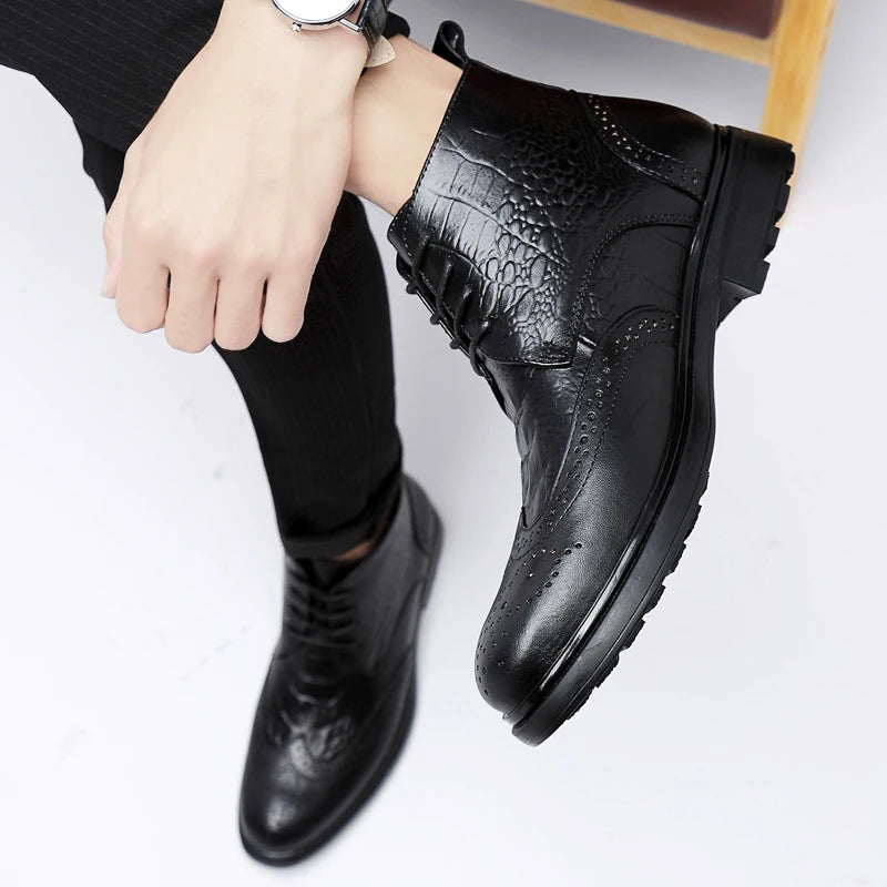 Bottes de style britannique en cuir véritable pour hommes, bottes de rinçage élégantes, mode, chaussures de marche hautes, nouveau design, bottes de moto